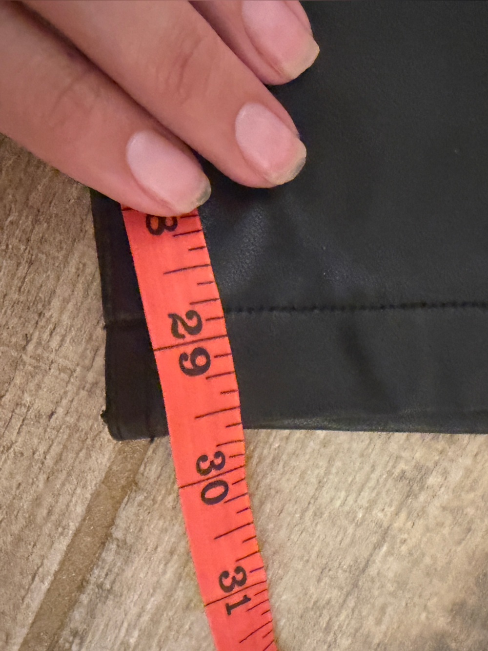 Abercrombie and Fitch 90s Straight Vegan Leather Pants. - Picture 9 of 9